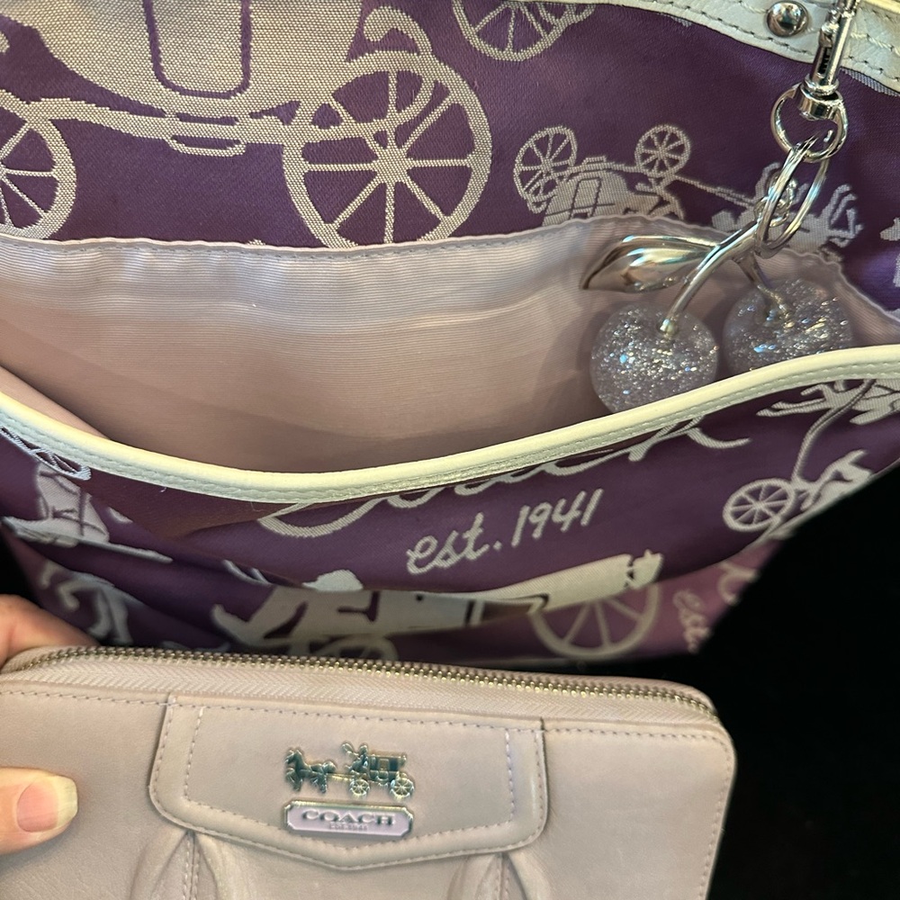 Coach 2009 Purple Signature Carriage Print Tote with Metallic Cream Trim - Picture 5 of 9